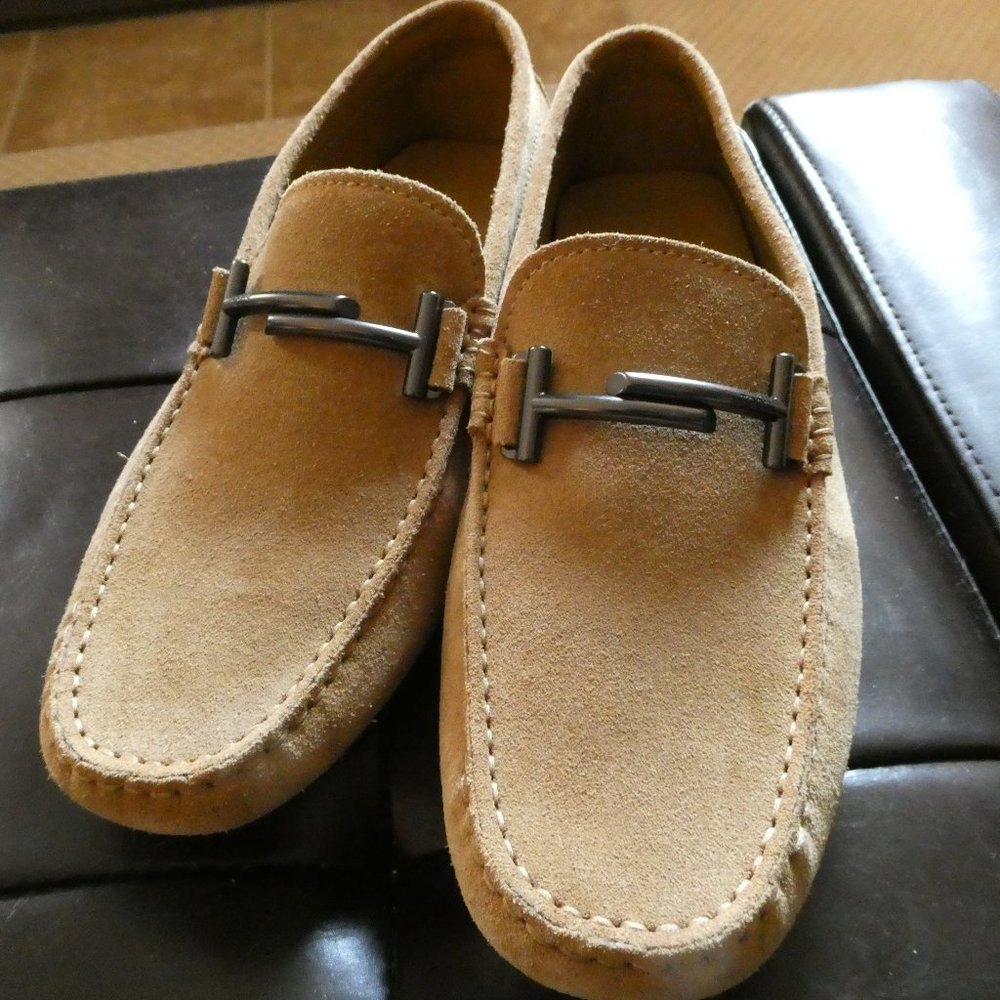 Tod's Gommino Driving Shoe - Suede size men's 6.5/ladies 9